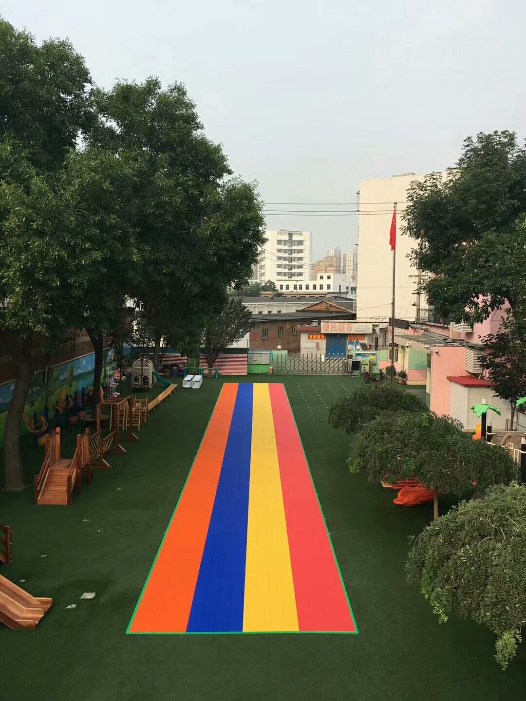 仲達(dá)地板【定】天津，與草坪合體？